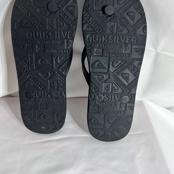 Quicksilver Flip Flops size 6/7 - Picture 11 of 16